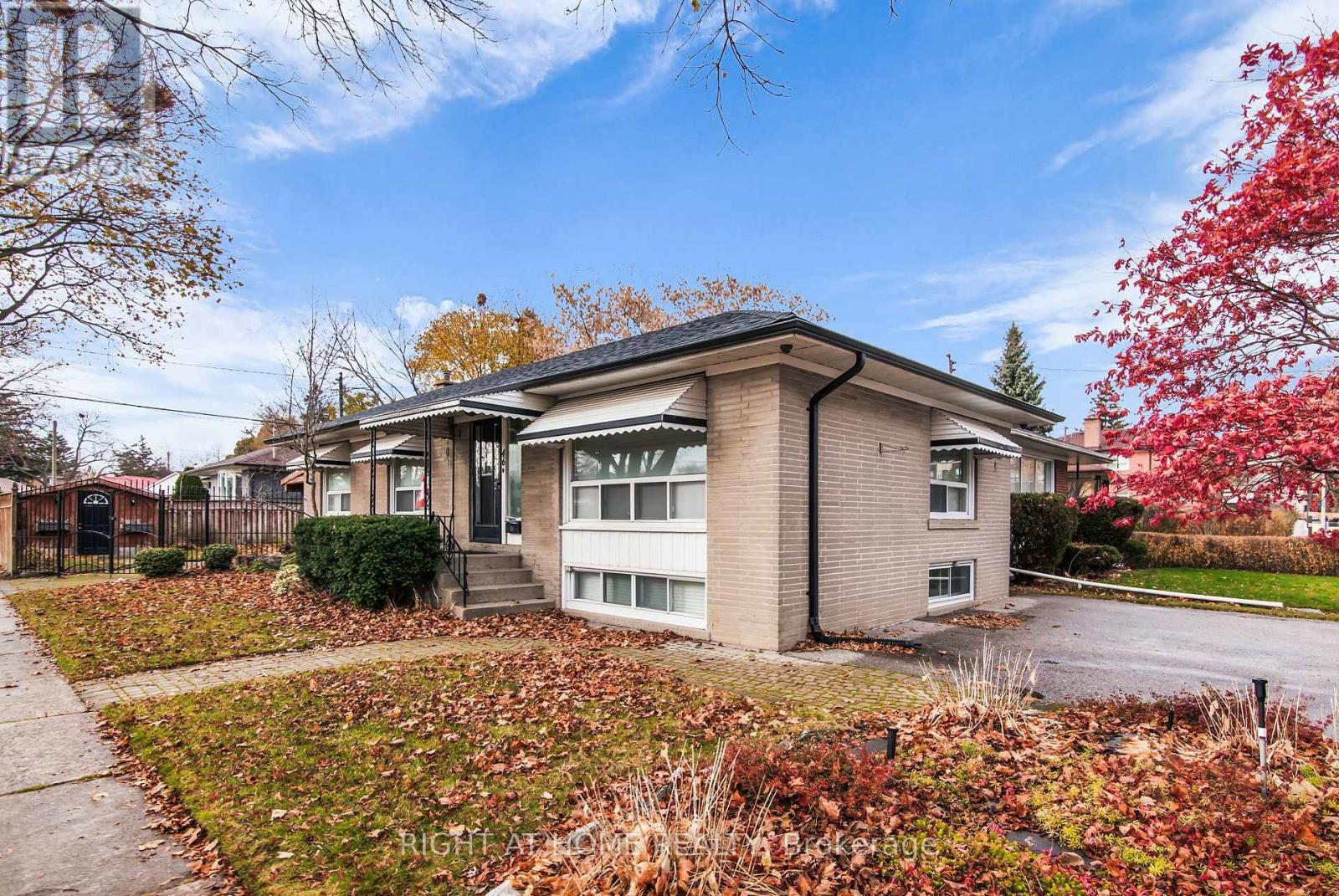 46 Basildon Crescent, Toronto, Ontario  M1M 3E2 - Photo 2 - E12615954