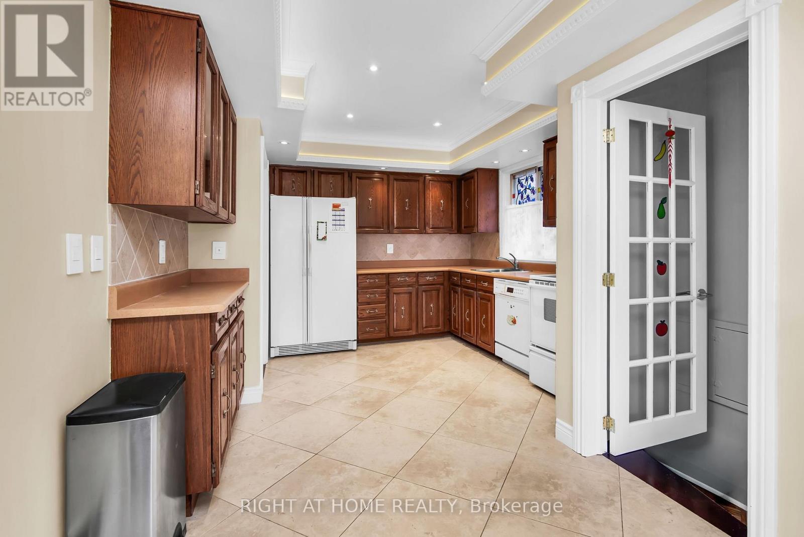 46 Basildon Crescent, Toronto, Ontario  M1M 3E2 - Photo 7 - E12615954