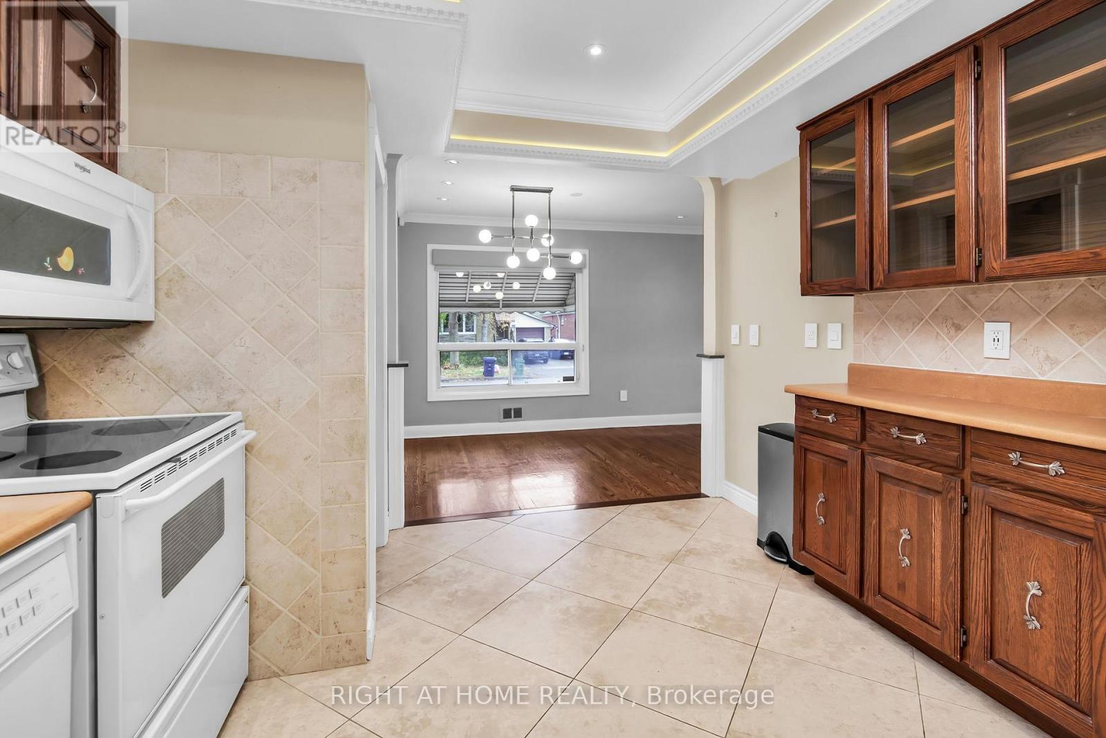 46 Basildon Crescent, Toronto, Ontario  M1M 3E2 - Photo 8 - E12615954