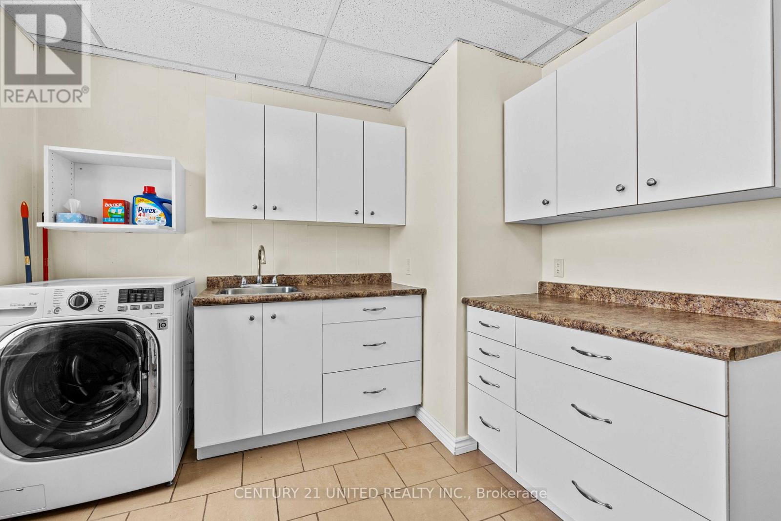 234 Antrim Street, Peterborough, Ontario  K9H 3G4 - Photo 6 - X12616082