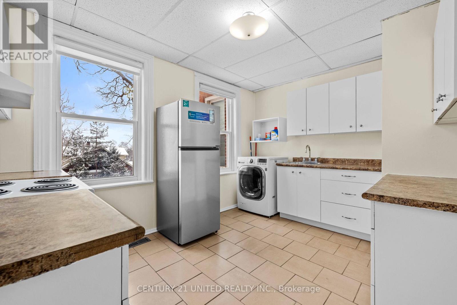 234 Antrim Street, Peterborough, Ontario  K9H 3G4 - Photo 7 - X12616082