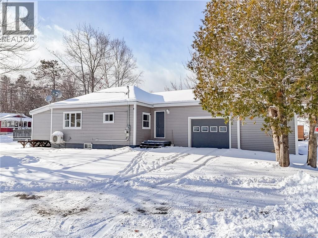 <h3>$154,900</h3><p>58 Lake Avenue, Mcadam, New Brunswick</p>