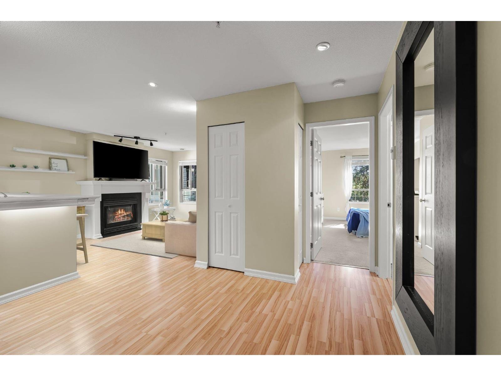 210 22025 48 Avenue, Langley, British Columbia  V3A 8L2 - Photo 3 - R3072943