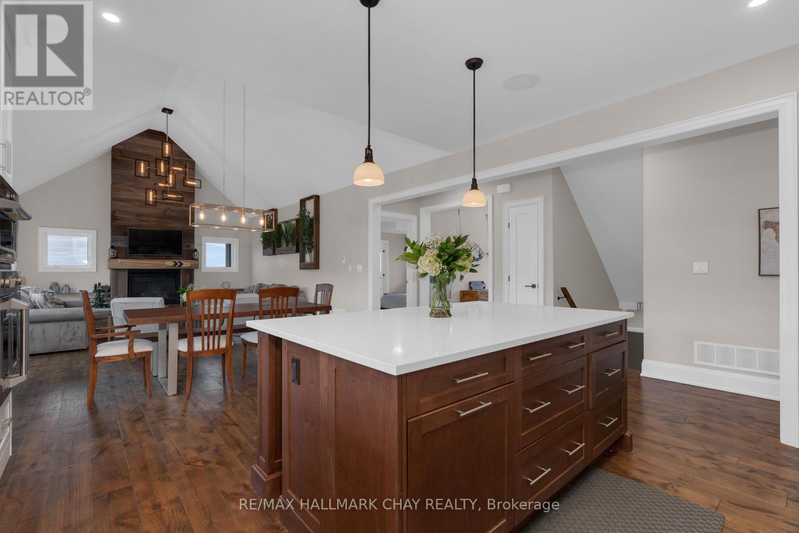 28 Thoroughbred Drive, Oro-Medonte, Ontario  L0K 1E0 - Photo 10 - S11975303