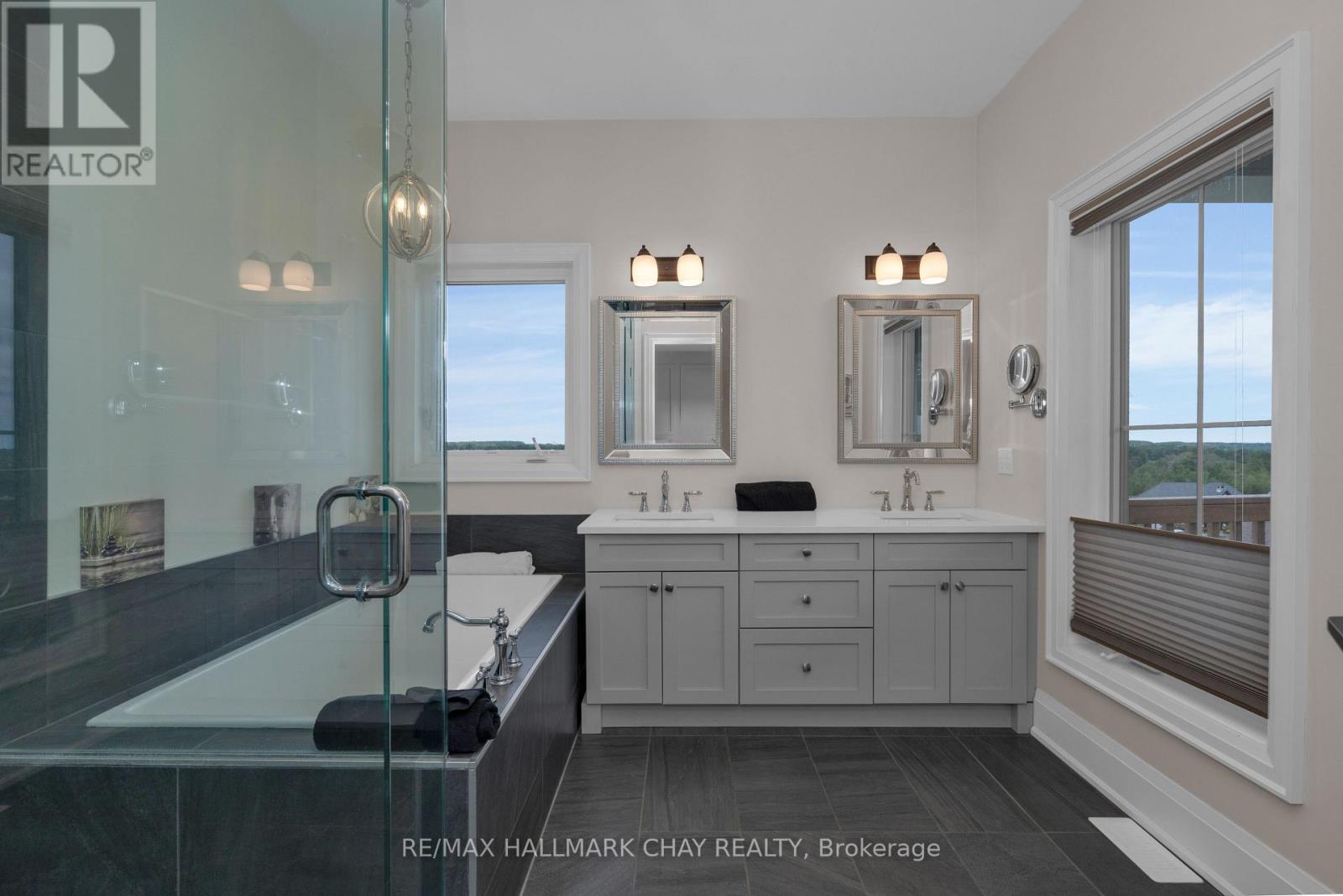 28 Thoroughbred Drive, Oro-Medonte, Ontario  L0K 1E0 - Photo 16 - S11975303