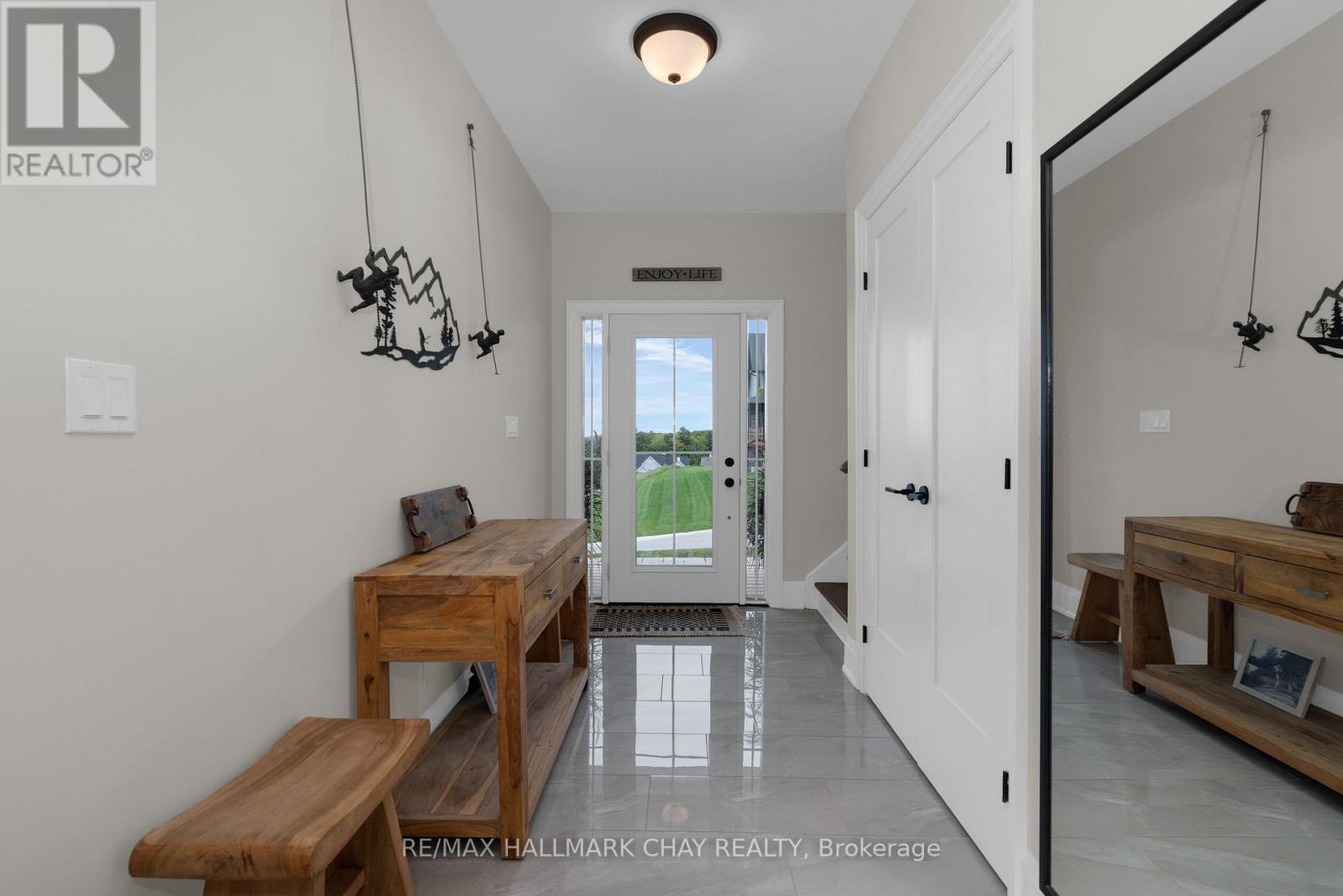 28 Thoroughbred Drive, Oro-Medonte, Ontario  L0K 1E0 - Photo 7 - S11975303