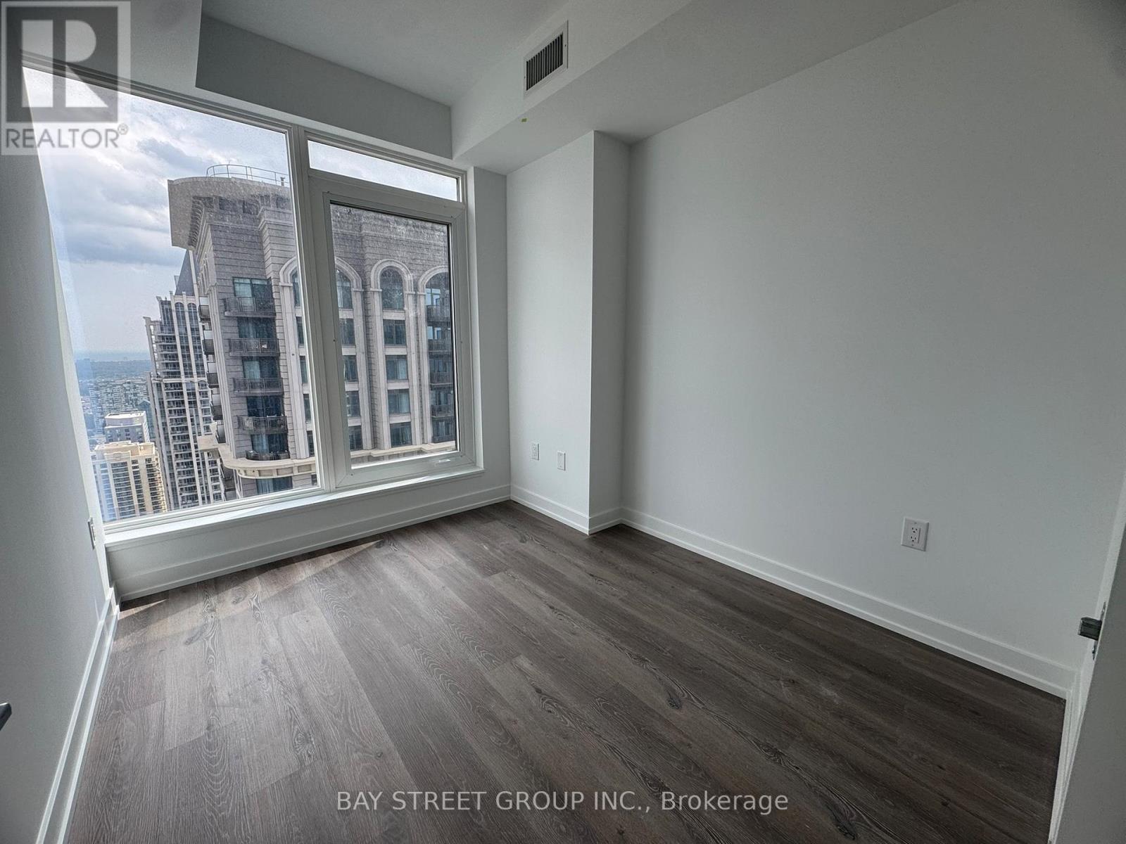 3405 - 395 Square One Drive, Mississauga, Ontario  L5B 0P6 - Photo 10 - W12615916