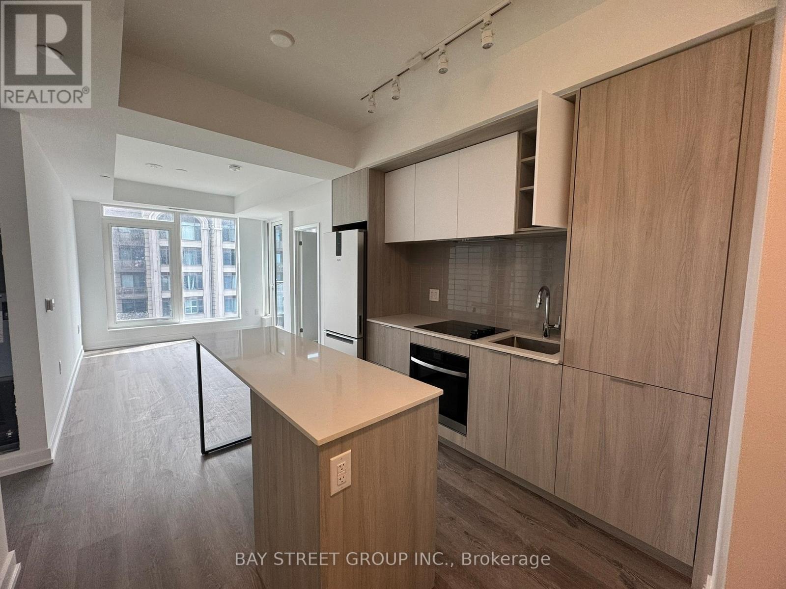 3405 - 395 Square One Drive, Mississauga, Ontario  L5B 0P6 - Photo 5 - W12615916