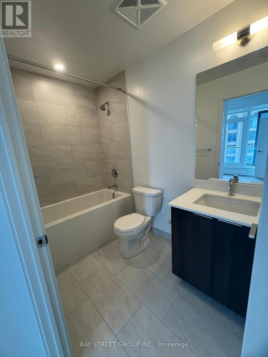 3405 - 395 Square One Drive, Mississauga, Ontario  L5B 0P6 - Photo 9 - W12615916