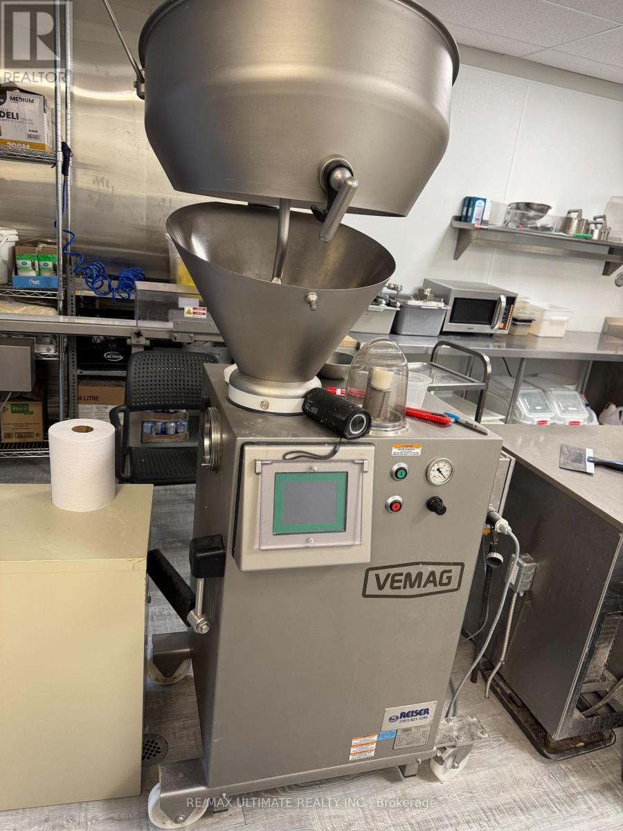 2897 Lake Shore Boulevard W, Toronto, Ontario  M8V 1J3 - Photo 10 - W12615950