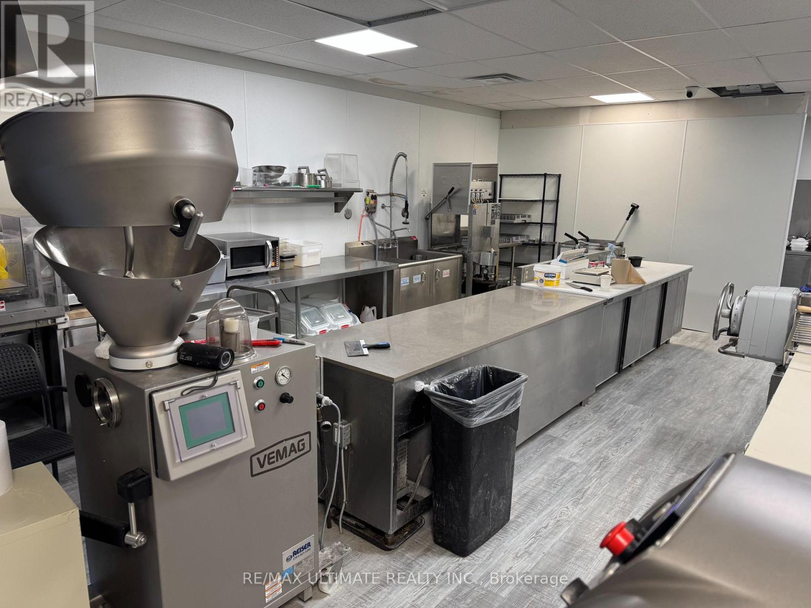 2897 Lake Shore Boulevard W, Toronto, Ontario  M8V 1J3 - Photo 11 - W12615950