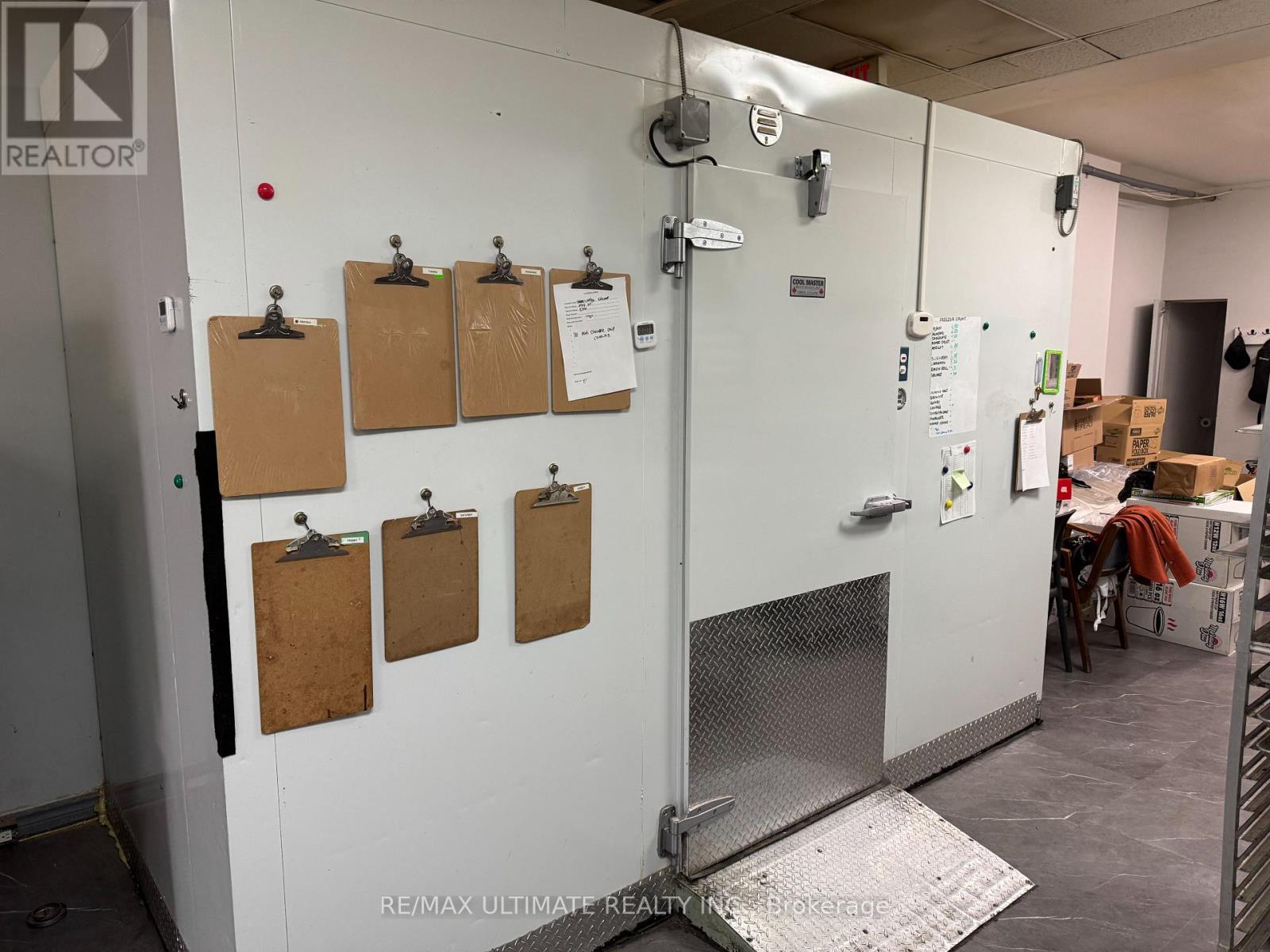 2897 Lake Shore Boulevard W, Toronto, Ontario  M8V 1J3 - Photo 16 - W12615950