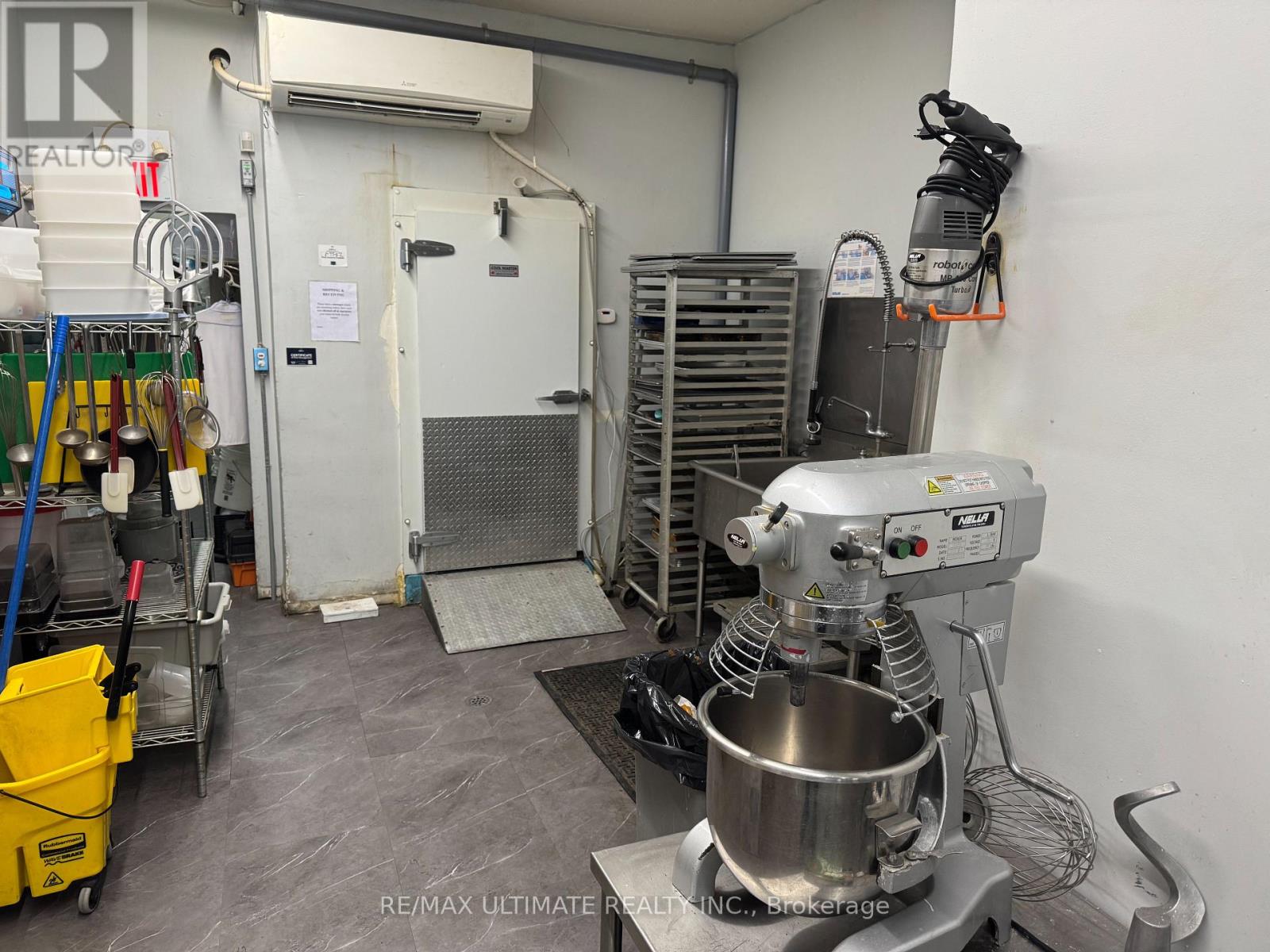 2897 Lake Shore Boulevard W, Toronto, Ontario  M8V 1J3 - Photo 17 - W12615950