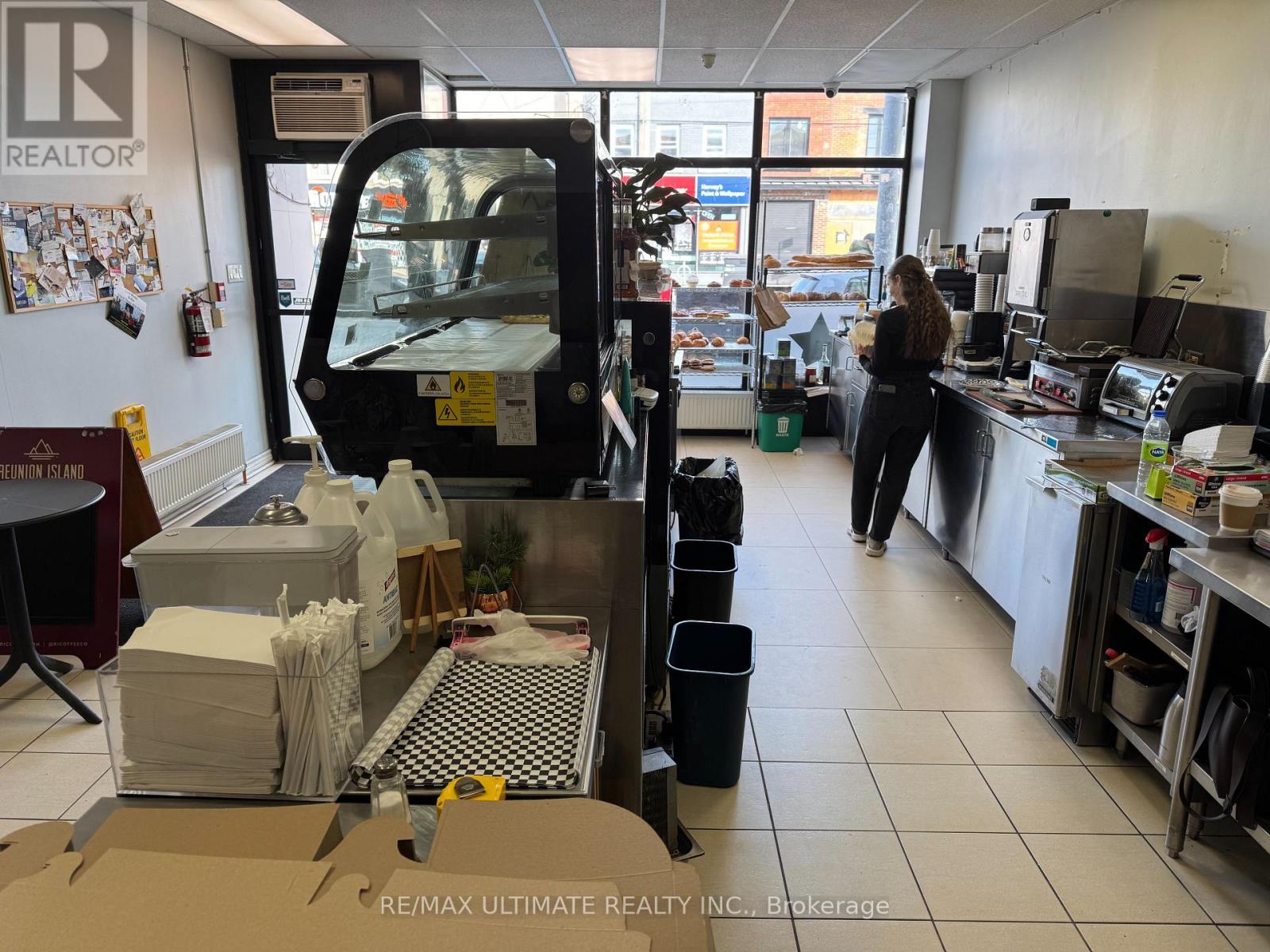 2897 Lake Shore Boulevard W, Toronto, Ontario  M8V 1J3 - Photo 4 - W12615950