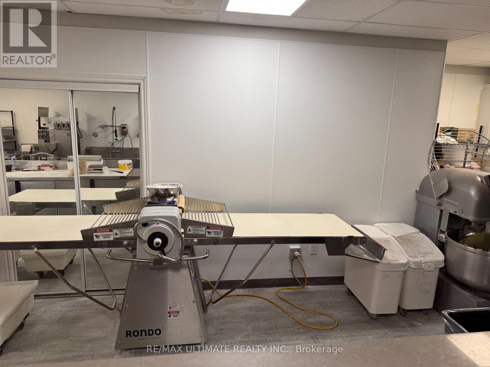 2897 Lake Shore Boulevard W, Toronto, Ontario  M8V 1J3 - Photo 8 - W12615950