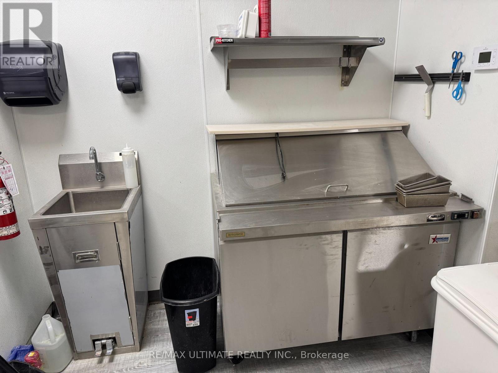 2897 Lake Shore Boulevard W, Toronto, Ontario  M8V 1J3 - Photo 9 - W12615950