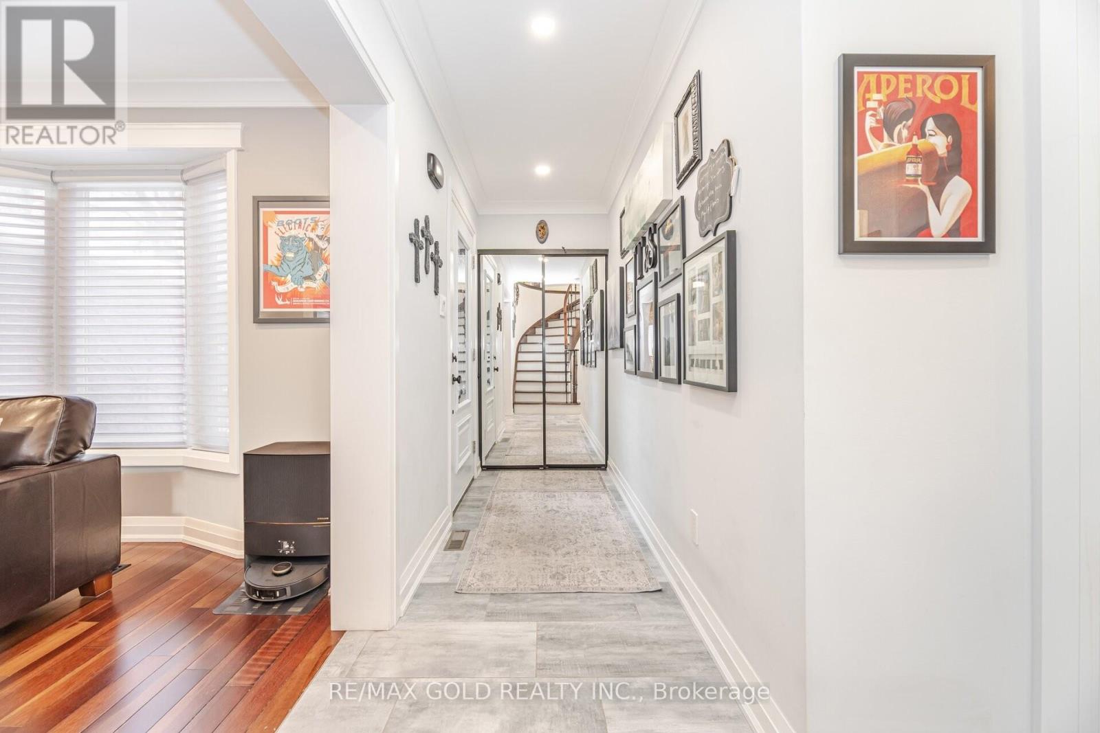 62 Oleander Crescent, Brampton, Ontario  L6Z 2C2 - Photo 2 - W12615962