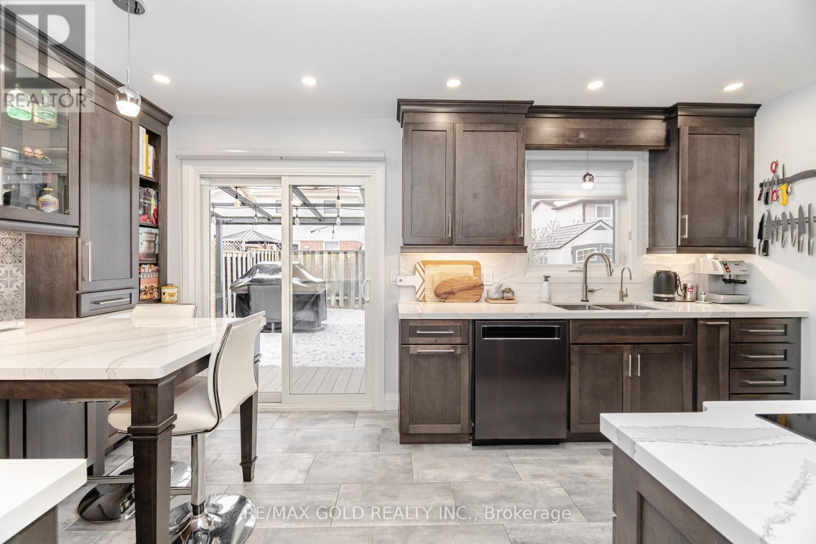 62 Oleander Crescent, Brampton, Ontario  L6Z 2C2 - Photo 9 - W12615962