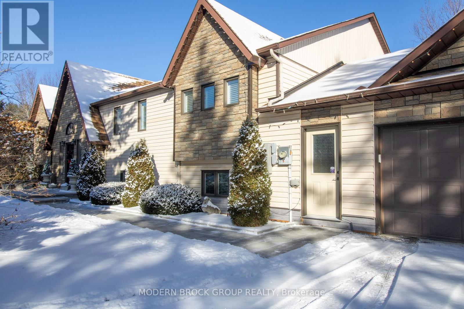 1329 South Gower Drive, North Grenville, Ontario  K0G 1J0 - Photo 3 - X12616070