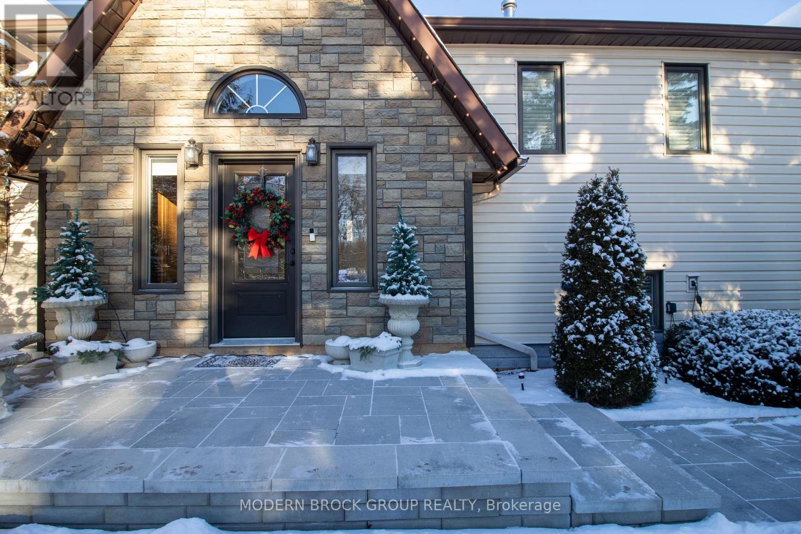 1329 South Gower Drive, North Grenville, Ontario  K0G 1J0 - Photo 4 - X12616070