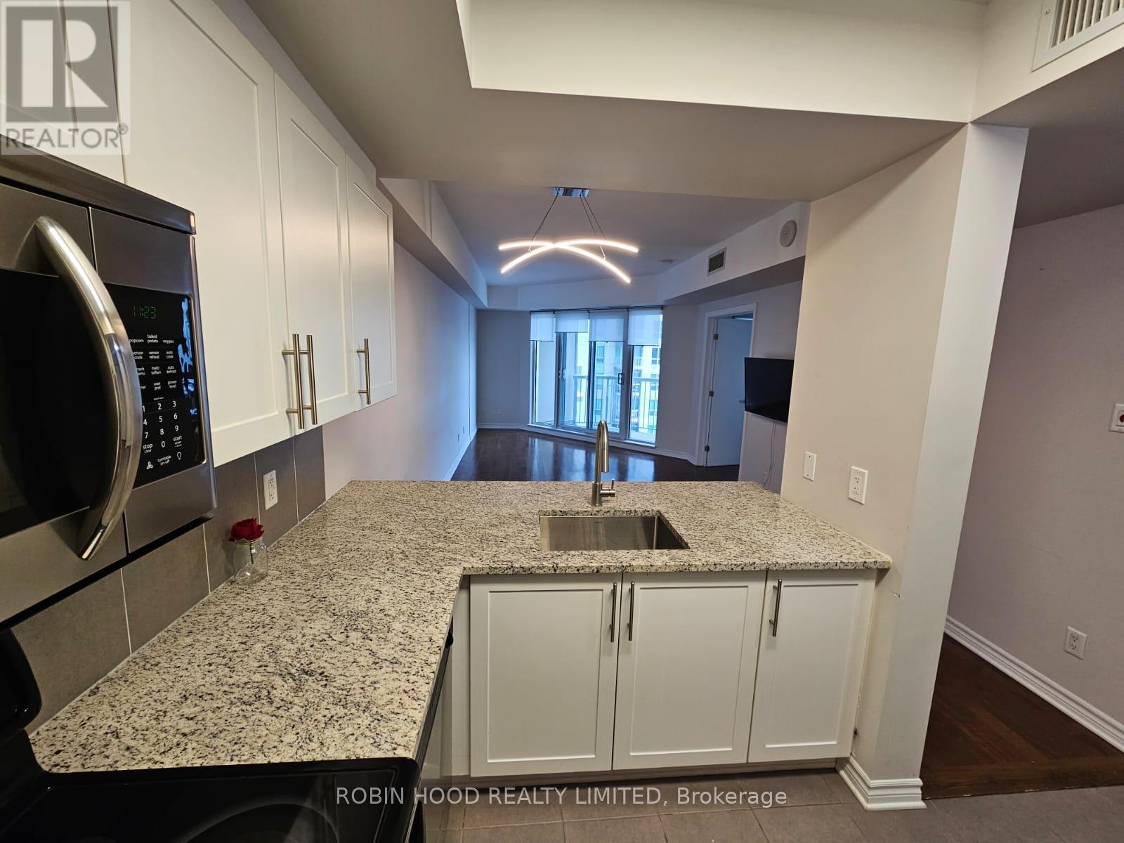 1610 - 200 Rideau Street, Ottawa, Ontario  K1N 5Y1 - Photo 3 - X12615926