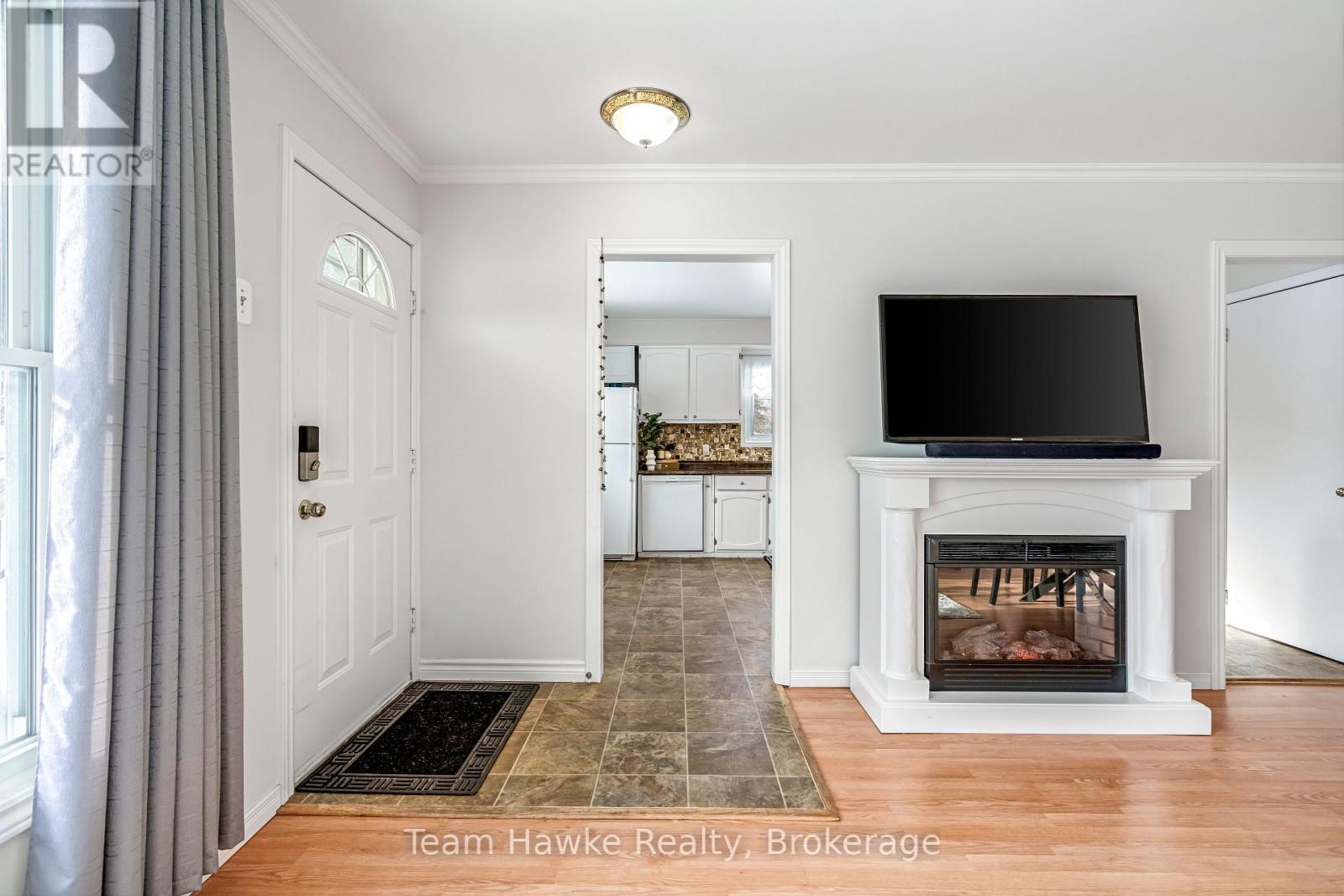 264 Kingfisher Avenue, Tay, Ontario L0K 1R0 - Photo 10 - S12616096