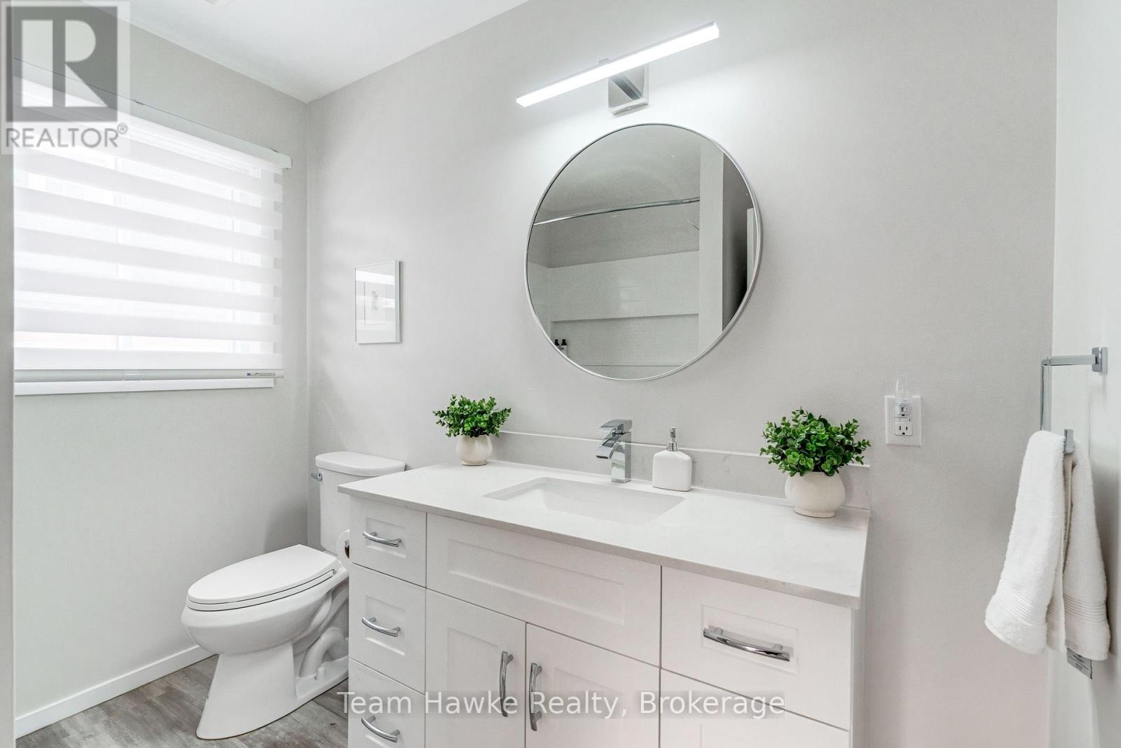 264 Kingfisher Avenue, Tay, Ontario L0K 1R0 - Photo 15 - S12616096