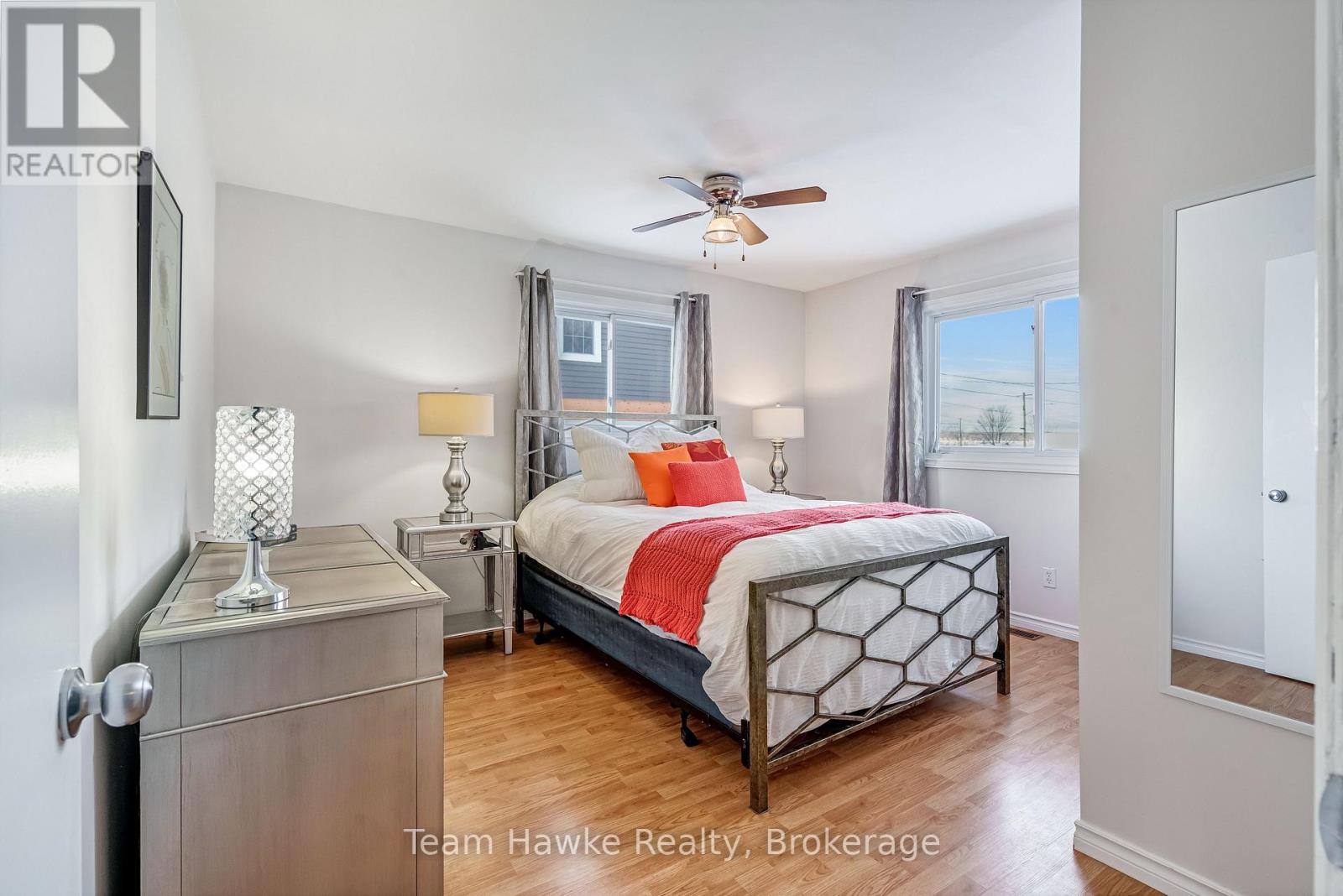 264 Kingfisher Avenue, Tay, Ontario L0K 1R0 - Photo 17 - S12616096