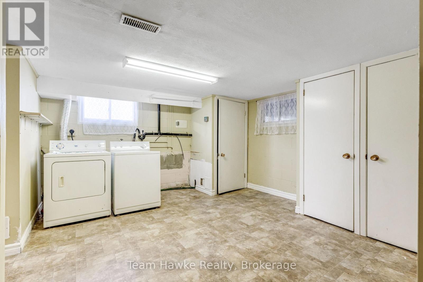 264 Kingfisher Avenue, Tay, Ontario L0K 1R0 - Photo 34 - S12616096