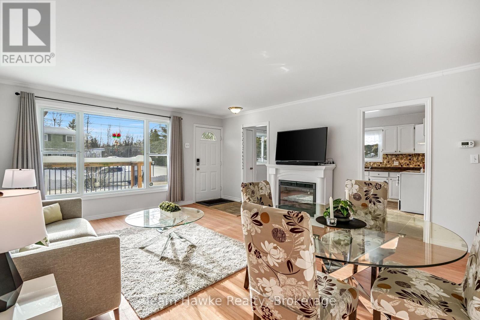 264 Kingfisher Avenue, Tay, Ontario L0K 1R0 - Photo 8 - S12616096