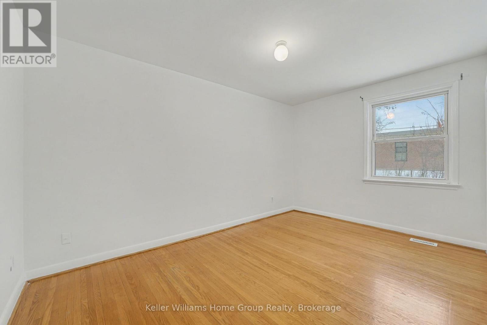 18 Gower Court, Halton Hills, Ontario L7G 4L5 - Photo 14 - W12616118