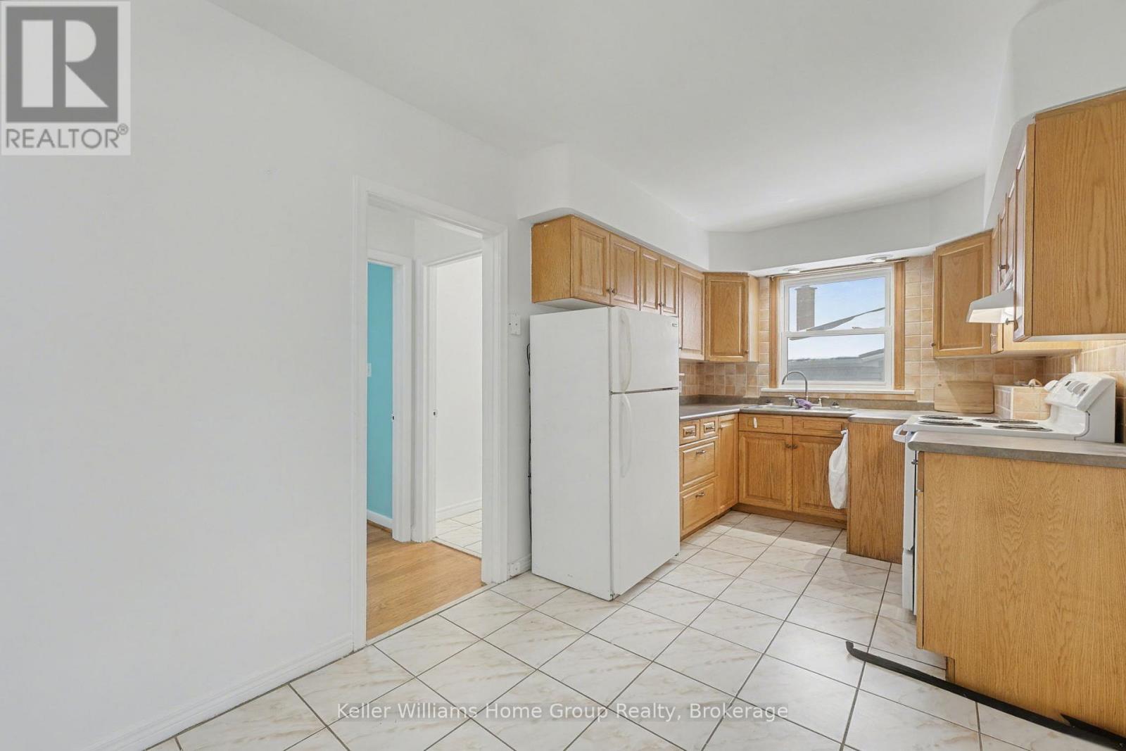 18 Gower Court, Halton Hills, Ontario L7G 4L5 - Photo 17 - W12616118