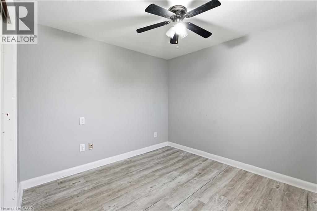 20 Thompson Avenue, Thorold, Ontario  L2V 2M8 - Photo 12 - 40793334