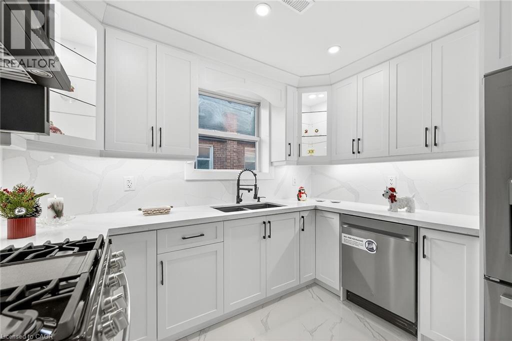 26 Martin Road, Hamilton, Ontario  L8K 3N1 - Photo 8 - 40789631