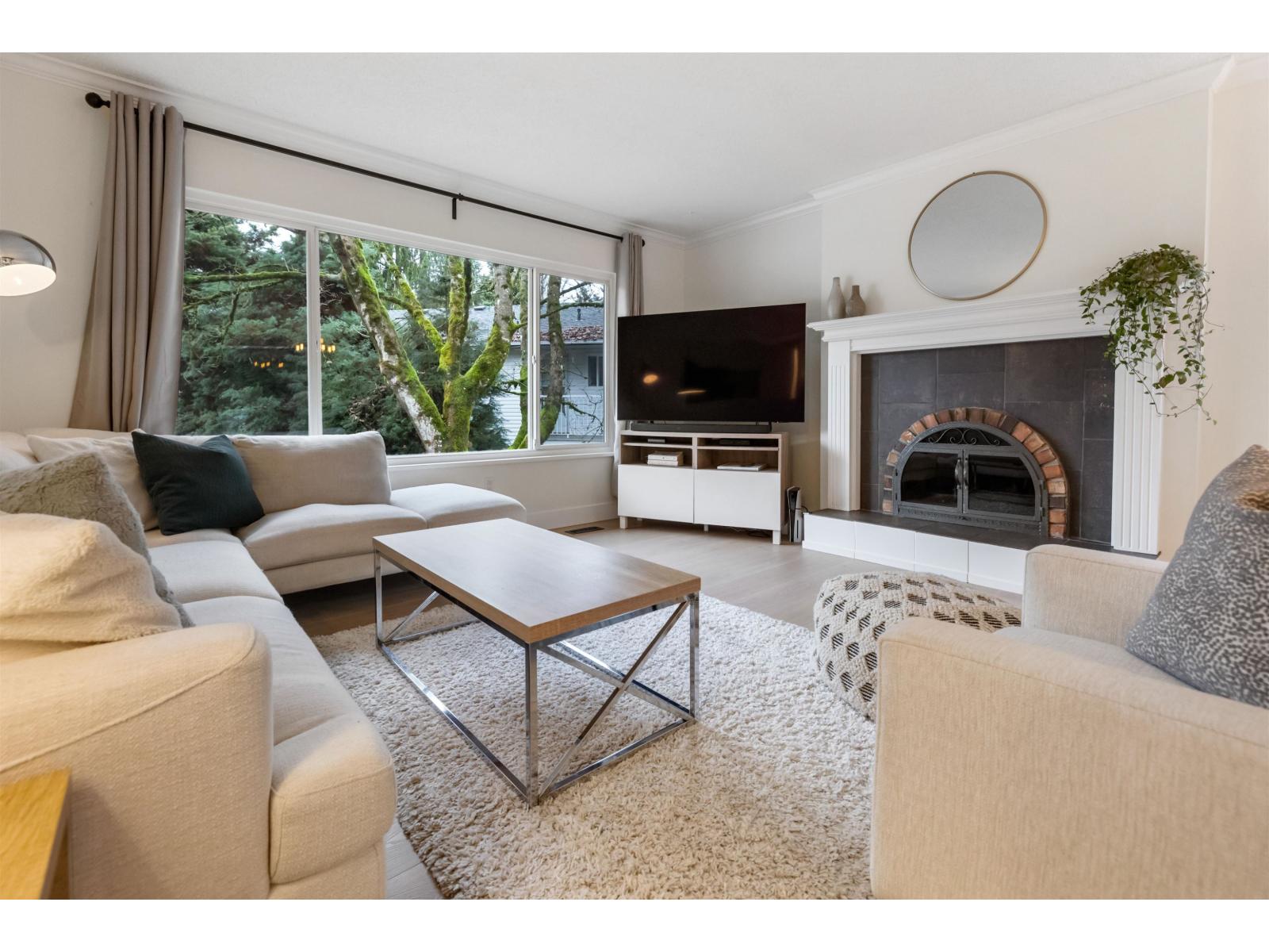 5802 Angus Place, Surrey, British Columbia  V3S 4W5 - Photo 4 - R3069925