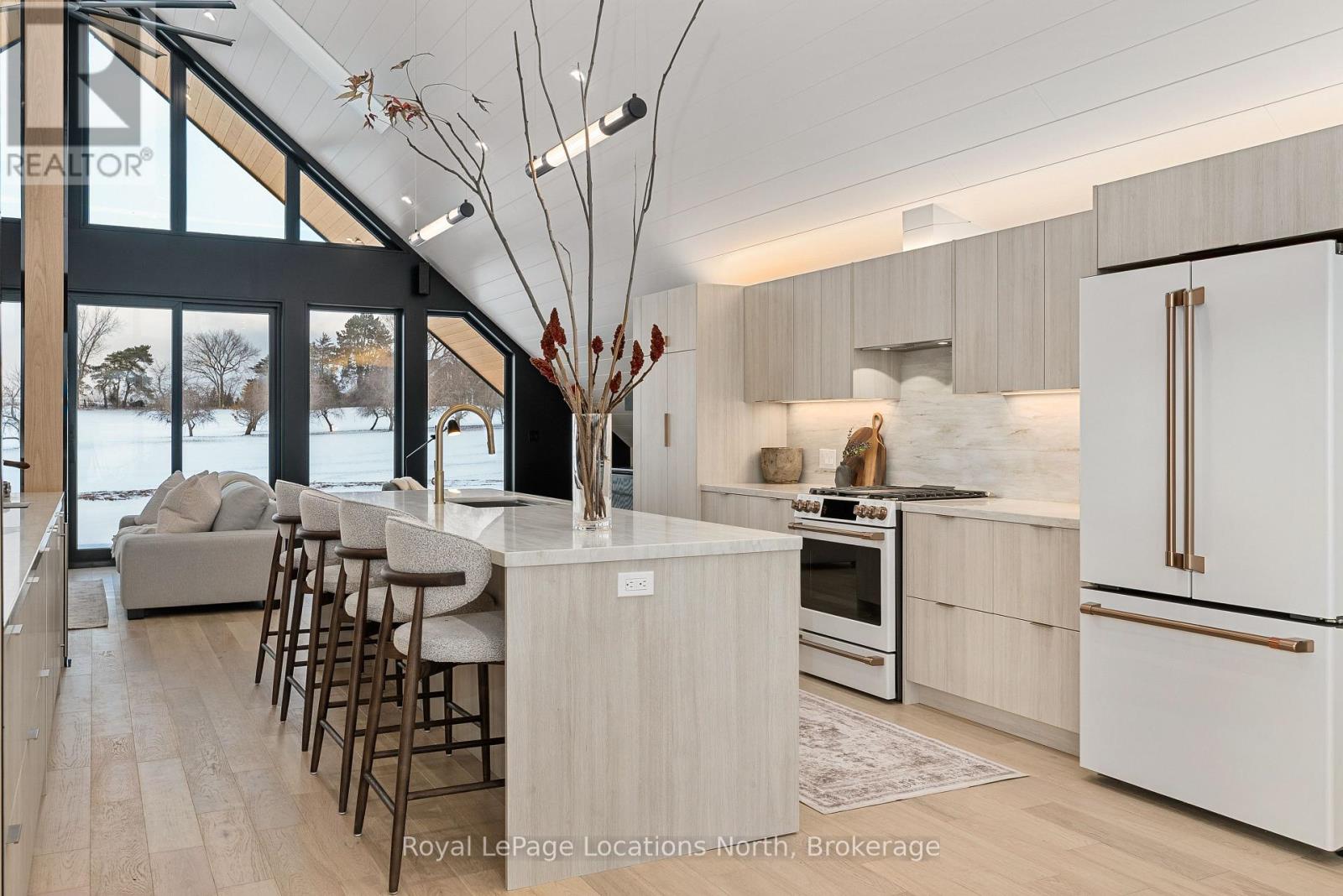 111 Slabtown Road, Blue Mountains, Ontario  N0H 1J0 - Photo 12 - X12616098