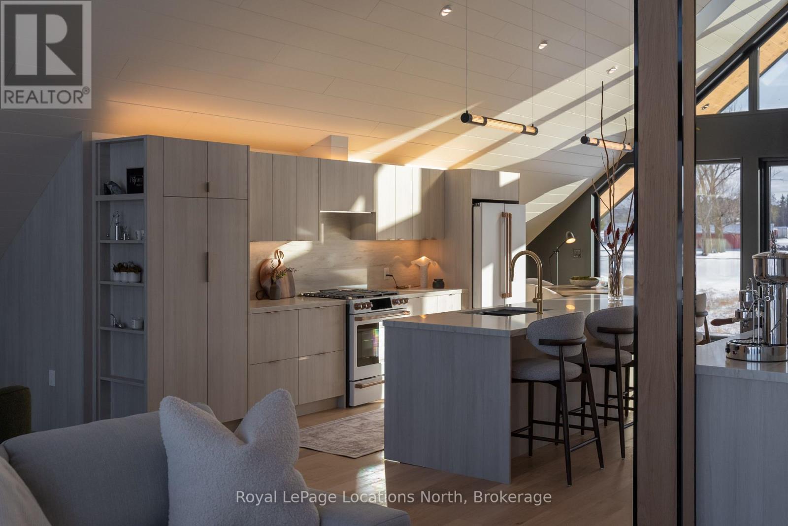 111 Slabtown Road, Blue Mountains, Ontario  N0H 1J0 - Photo 17 - X12616098