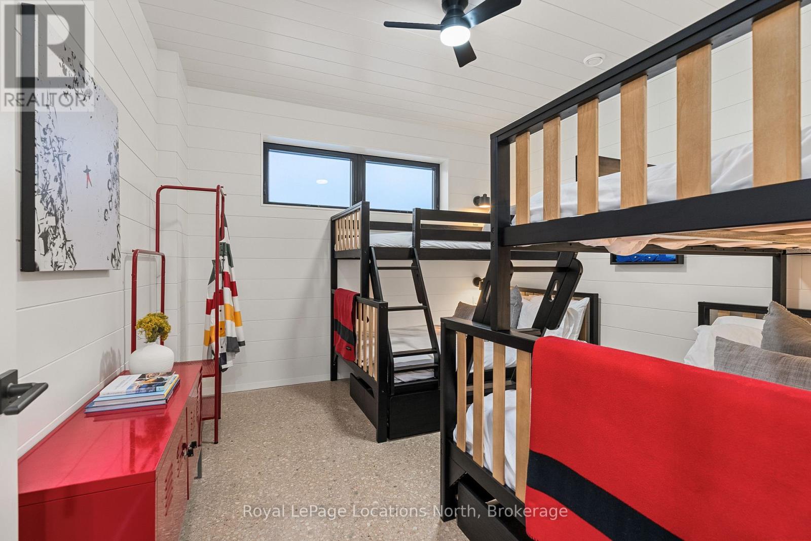 111 Slabtown Road, Blue Mountains, Ontario  N0H 1J0 - Photo 34 - X12616098