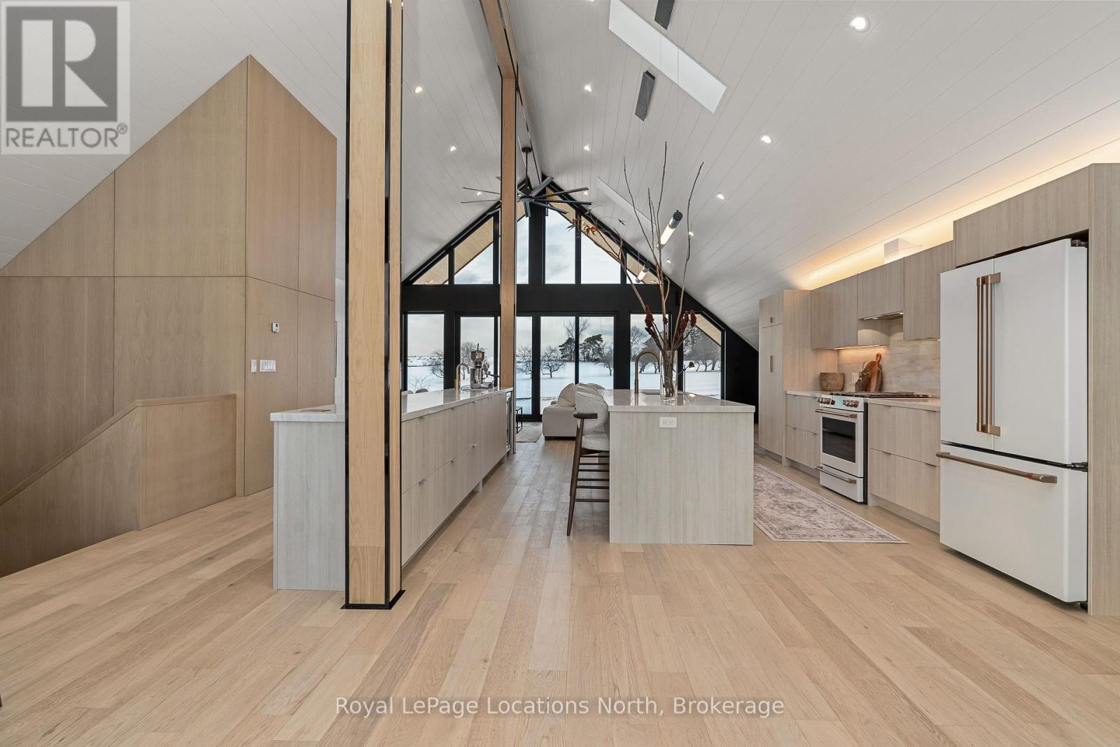 111 Slabtown Road, Blue Mountains, Ontario  N0H 1J0 - Photo 6 - X12616098