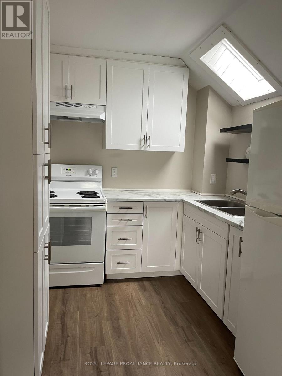 B - 319 Arthur Street, Tweed, Ontario  K0K 3J0 - Photo 4 - X12576188