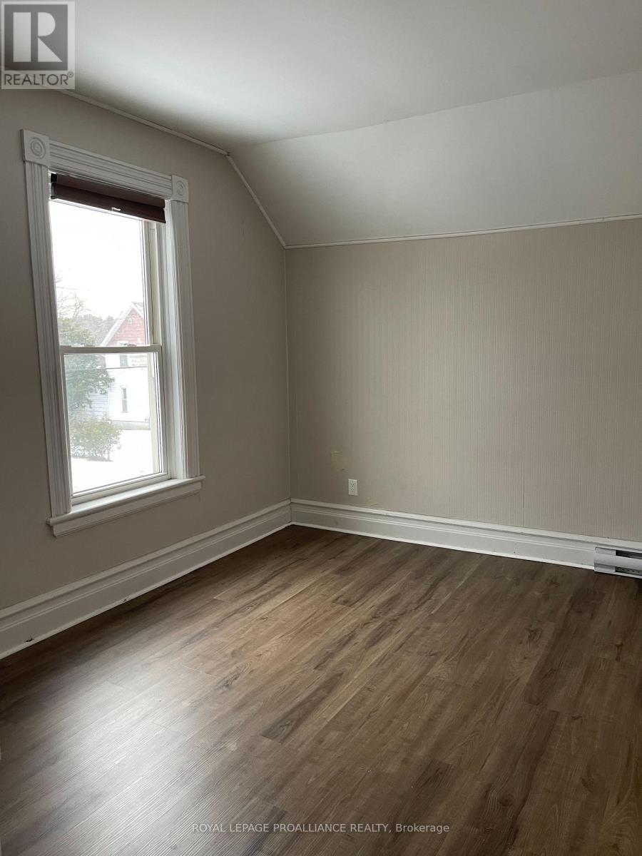 B - 319 Arthur Street, Tweed, Ontario  K0K 3J0 - Photo 5 - X12576188