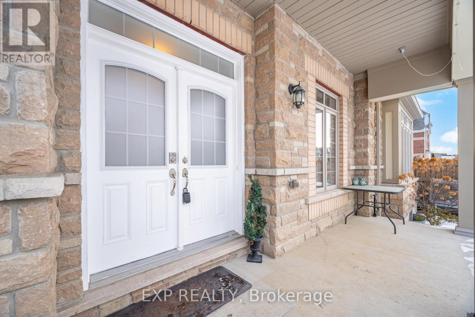 70 Hopewell Street, Vaughan (Kleinburg), Ontario  L4H 3Y2 - Photo 4 - N12593492