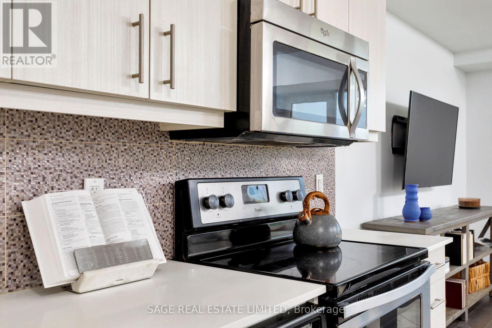 401 - 760 The Queensway, Toronto, Ontario  M8Z 0E1 - Photo 6 - W12578528