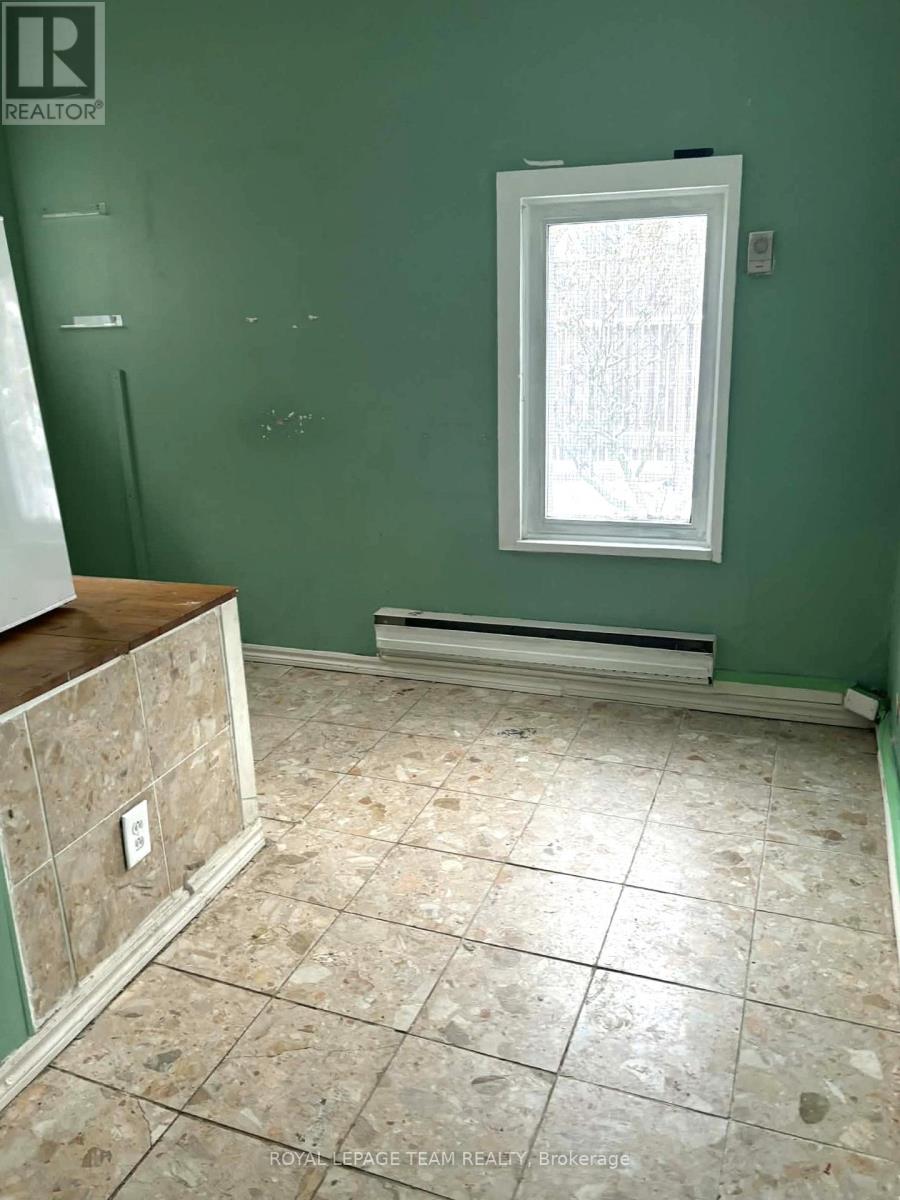 169 Holmwood Avenue, Ottawa, Ontario K1S 2P3 - Photo 8 - X12439380