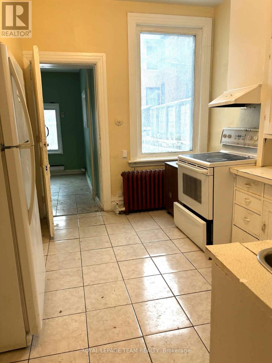 169 Holmwood Avenue, Ottawa, Ontario K1S 2P3 - Photo 7 - X12439380