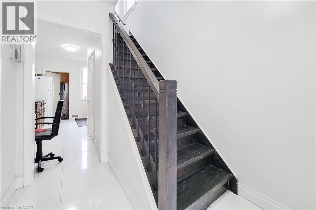 63 Paisley Avenue S, Hamilton, Ontario  L8S 1V2 - Photo 4 - 40793344