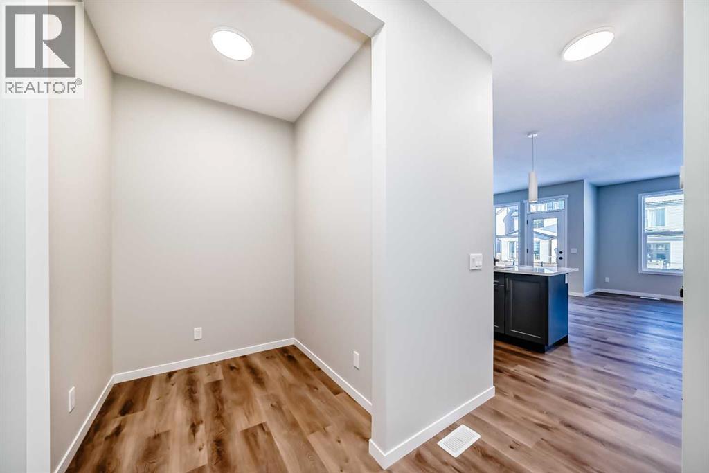 43 Bartlett Row Se, Calgary, Alberta  T3S 0P1 - Photo 15 - A2274505