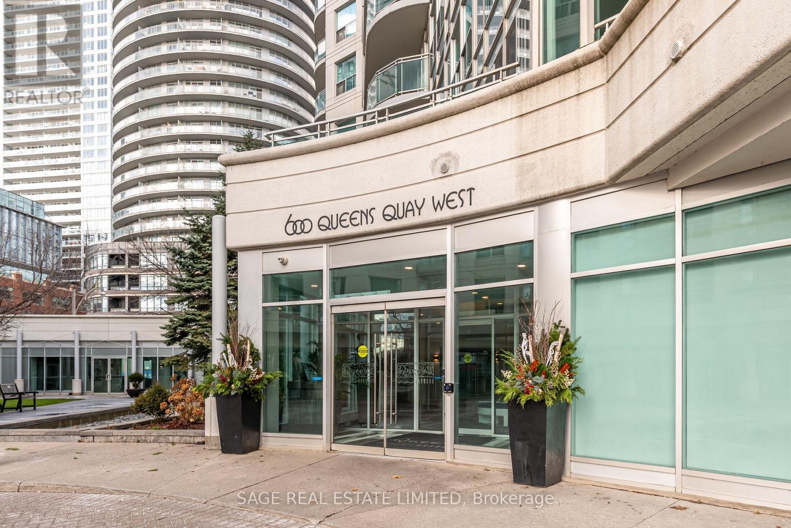 819 - 600 Queens Quay W, Toronto, Ontario M5V 3M3 - Photo 3 - C12616054