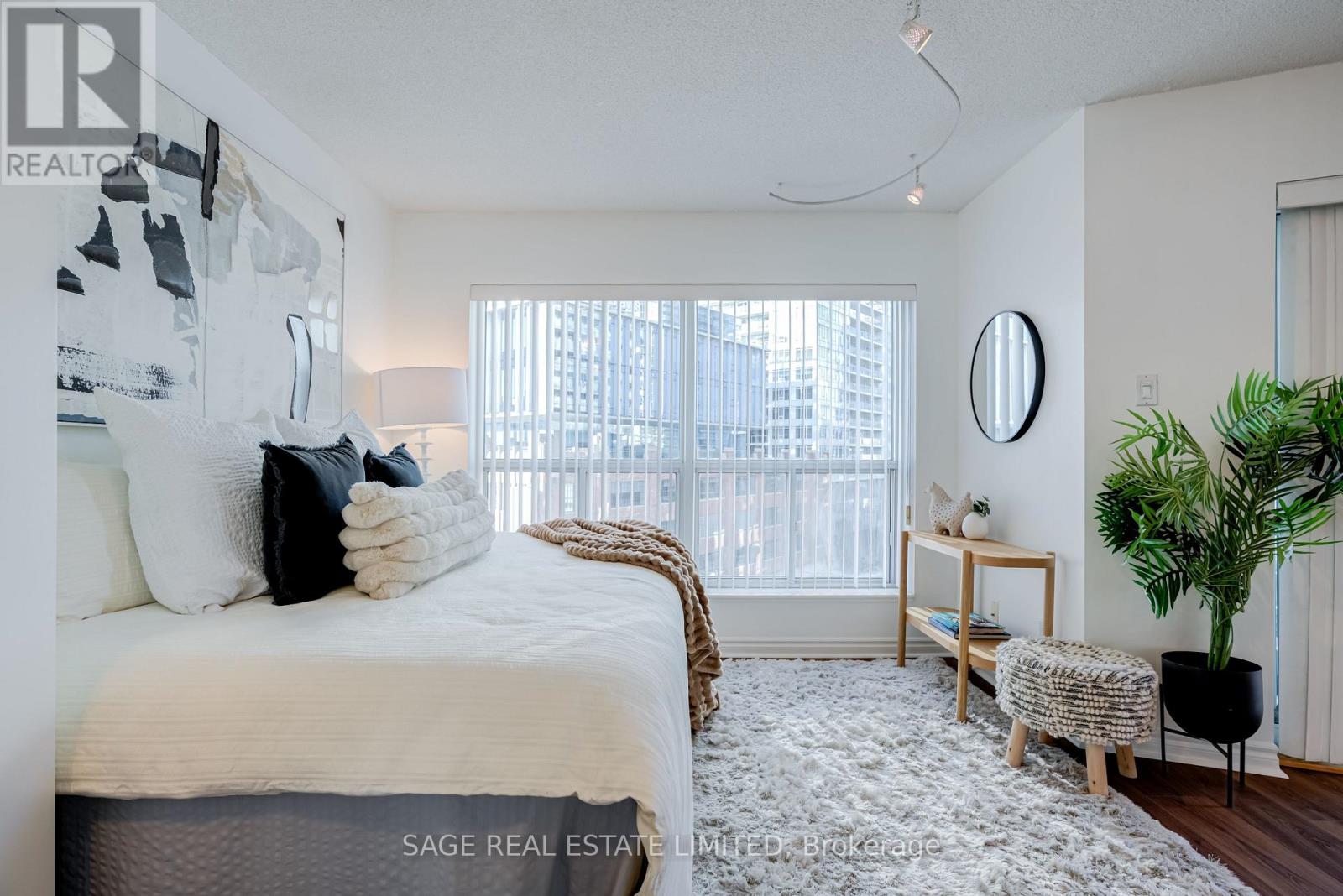 819 - 600 Queens Quay W, Toronto, Ontario M5V 3M3 - Photo 4 - C12616054