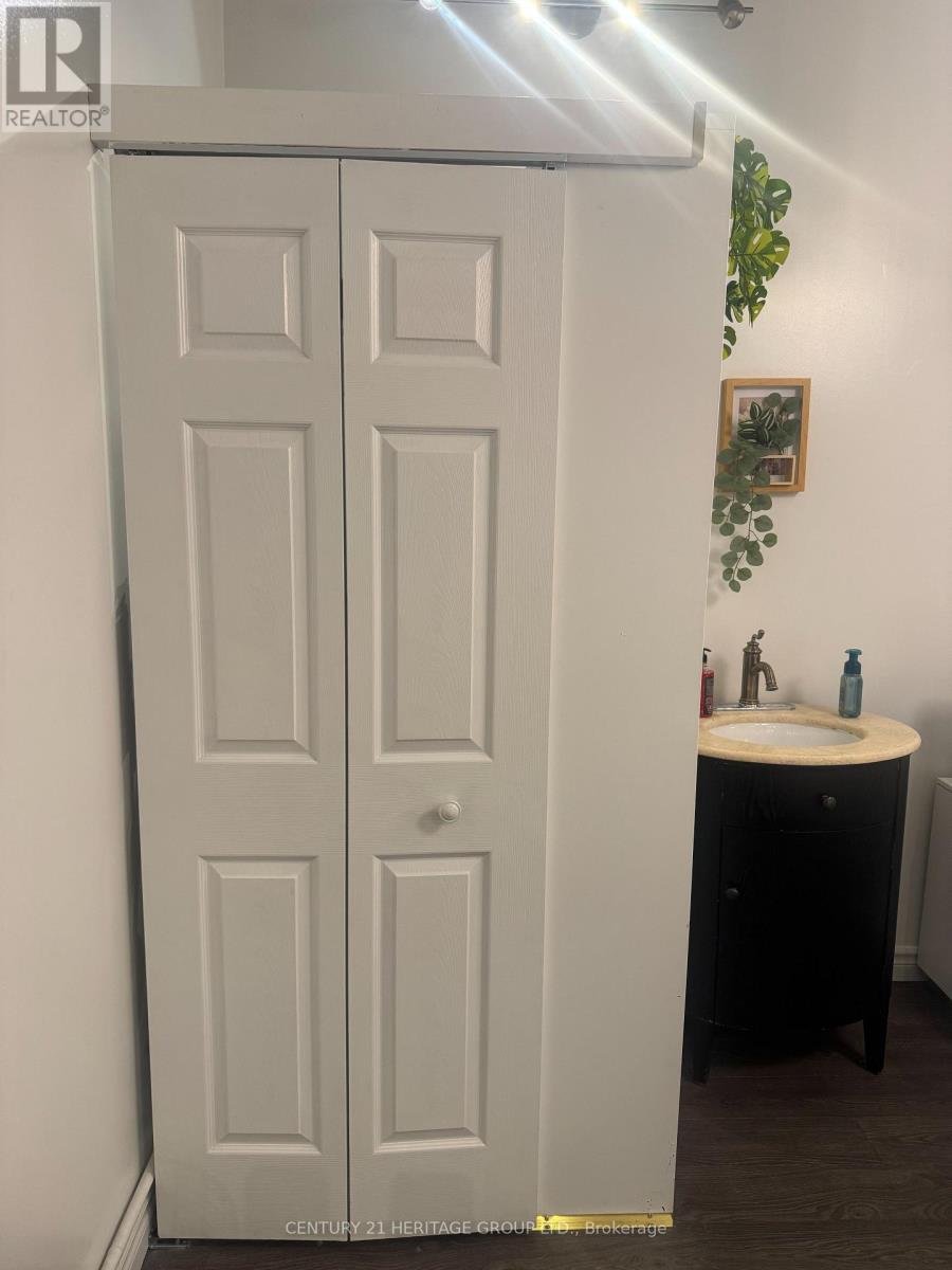 73 - 384 Yonge Street, Toronto, Ontario  M5B 1S8 - Photo 2 - C12616138